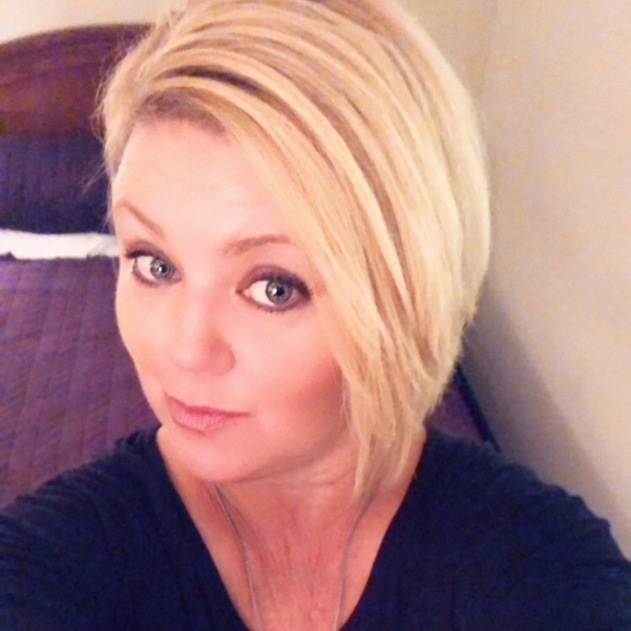 Meet your Posher, Kate - Picture 1 of 2